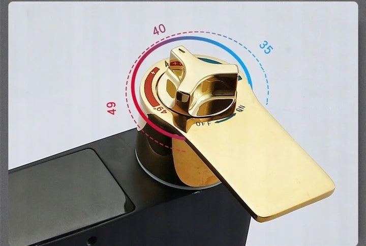 Интелигентна душ колона Луксозен душ комплект 4 режима на пръскане, въртене на 360°, технология за въздушно пръскане