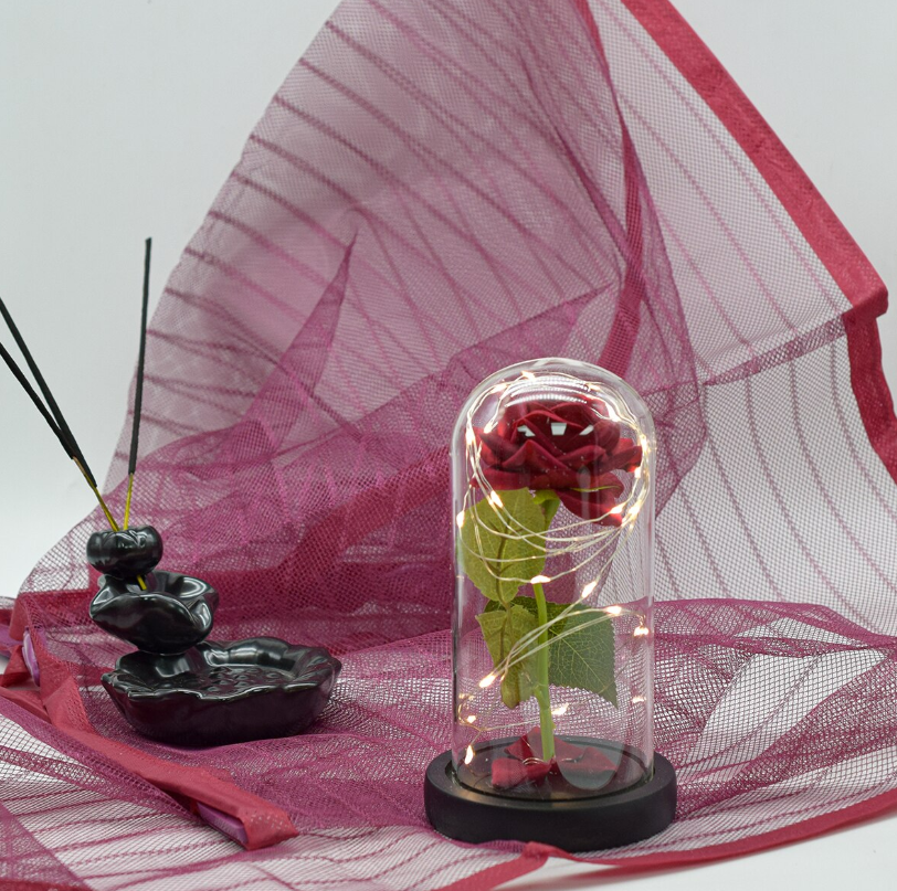 Вечна Роза в Купол с LED лампички в подаръчна кутия