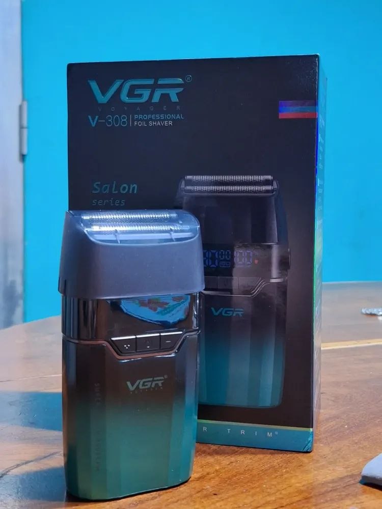 ПРОФЕСИОНАЛНА МАШИНКА ЗА БРЪСНЕНЕ VGR V-308 С МЕТАЛЕН КОРПУС