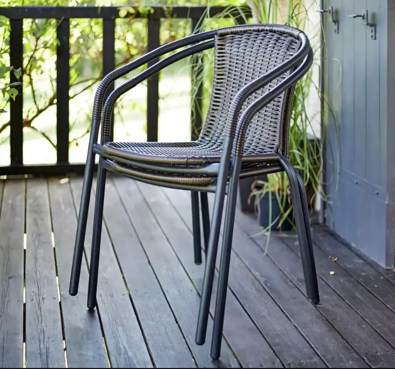 Градински комплект маса и 2 стола