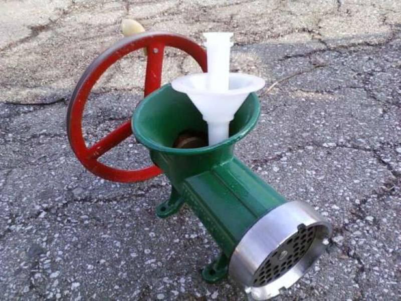 Румънска чугунена месомелачка за кайма №32